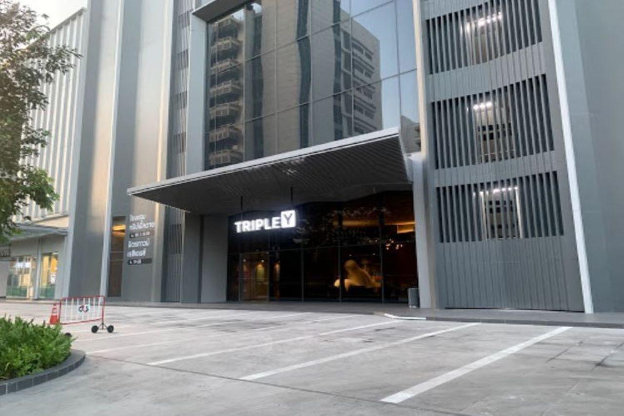 Triple Y Hotel Bangkok Luaran gambar